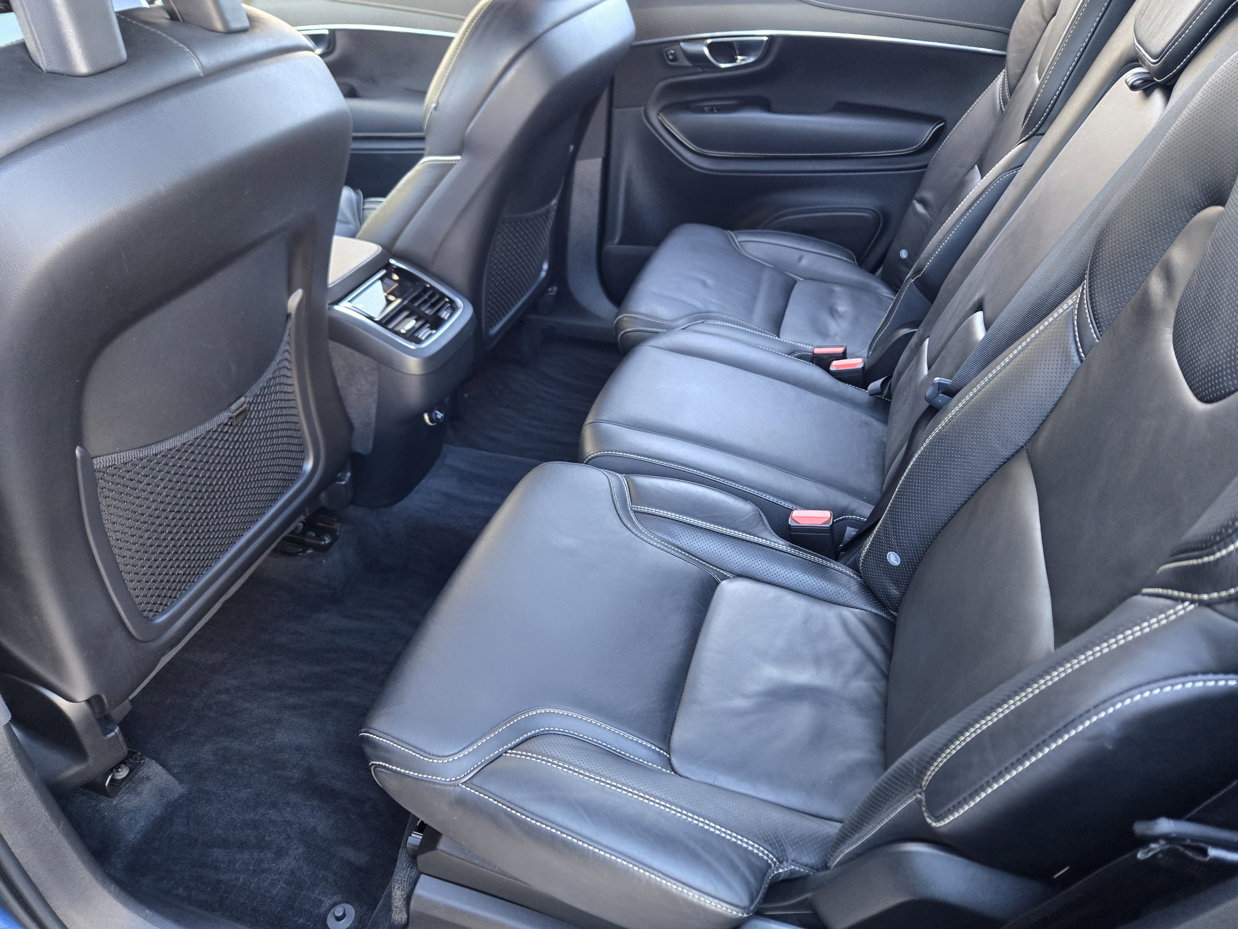 Used 2020 Volvo XC90 T6 R-Design image 39