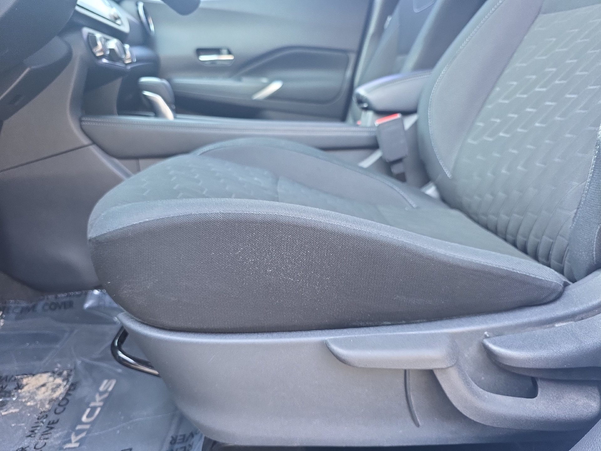 Used 2023 Nissan Kicks SV FWD image 27