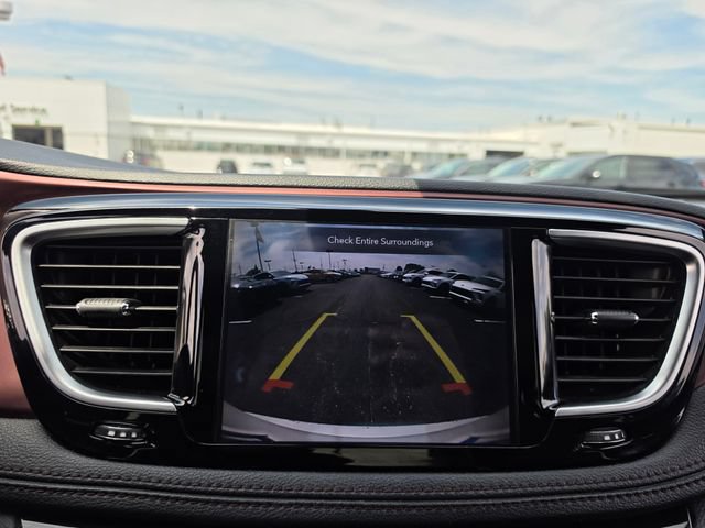 Used 2020 Chrysler Pacifica Limited FWD image 25