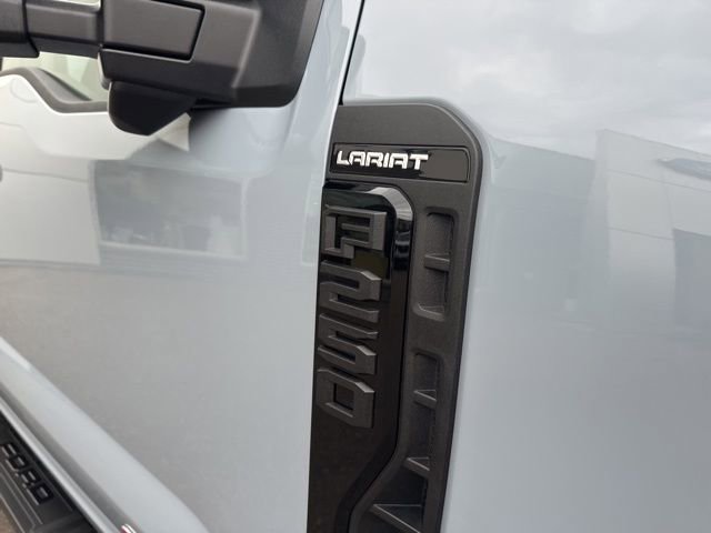 New 2026 Ford F250 Lariat w/ Black Appearance Package image 35