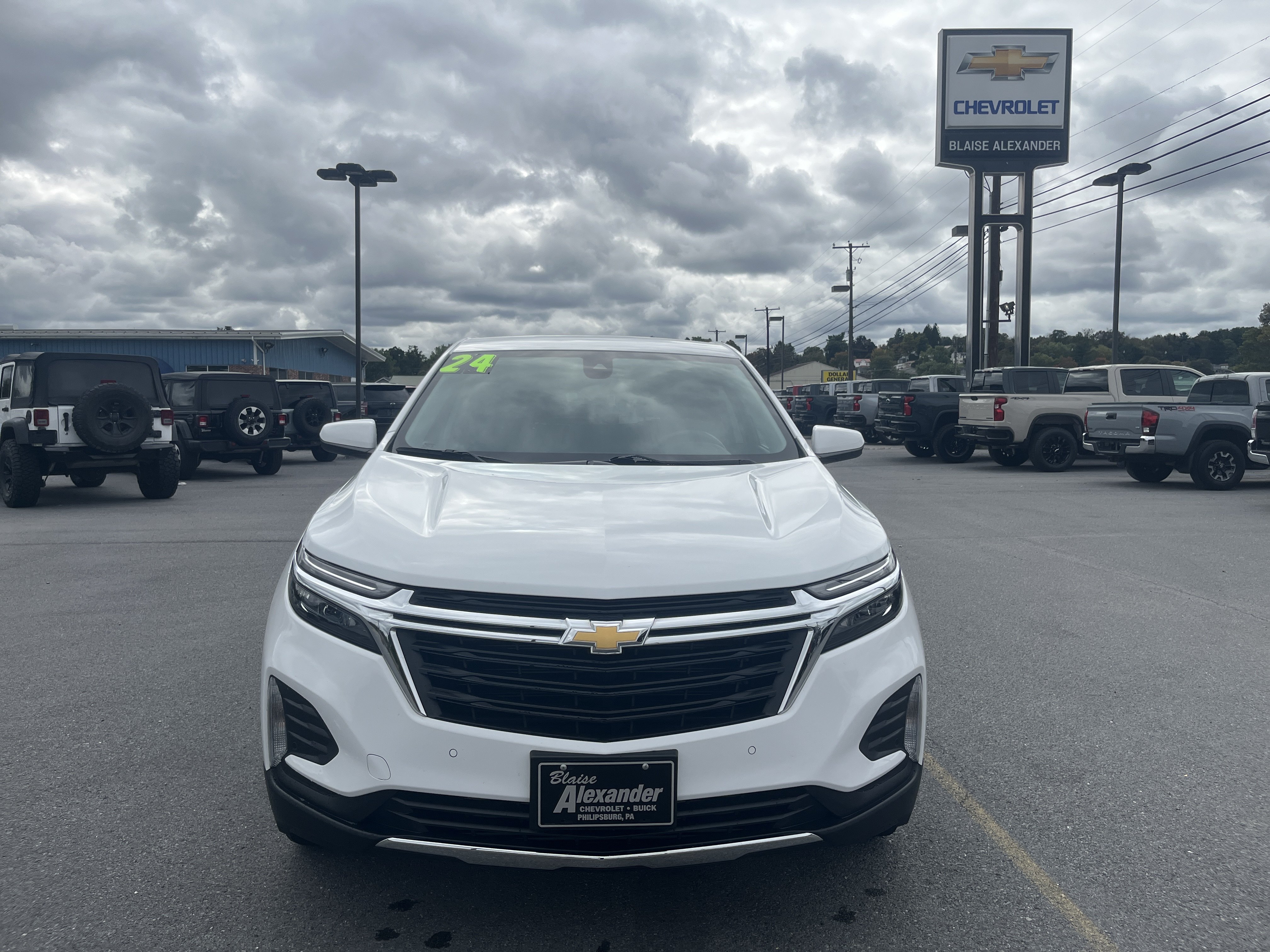 Used 2024 Chevrolet Equinox LT w/ LPO, Floor Liner Package AWD/4WD image 9