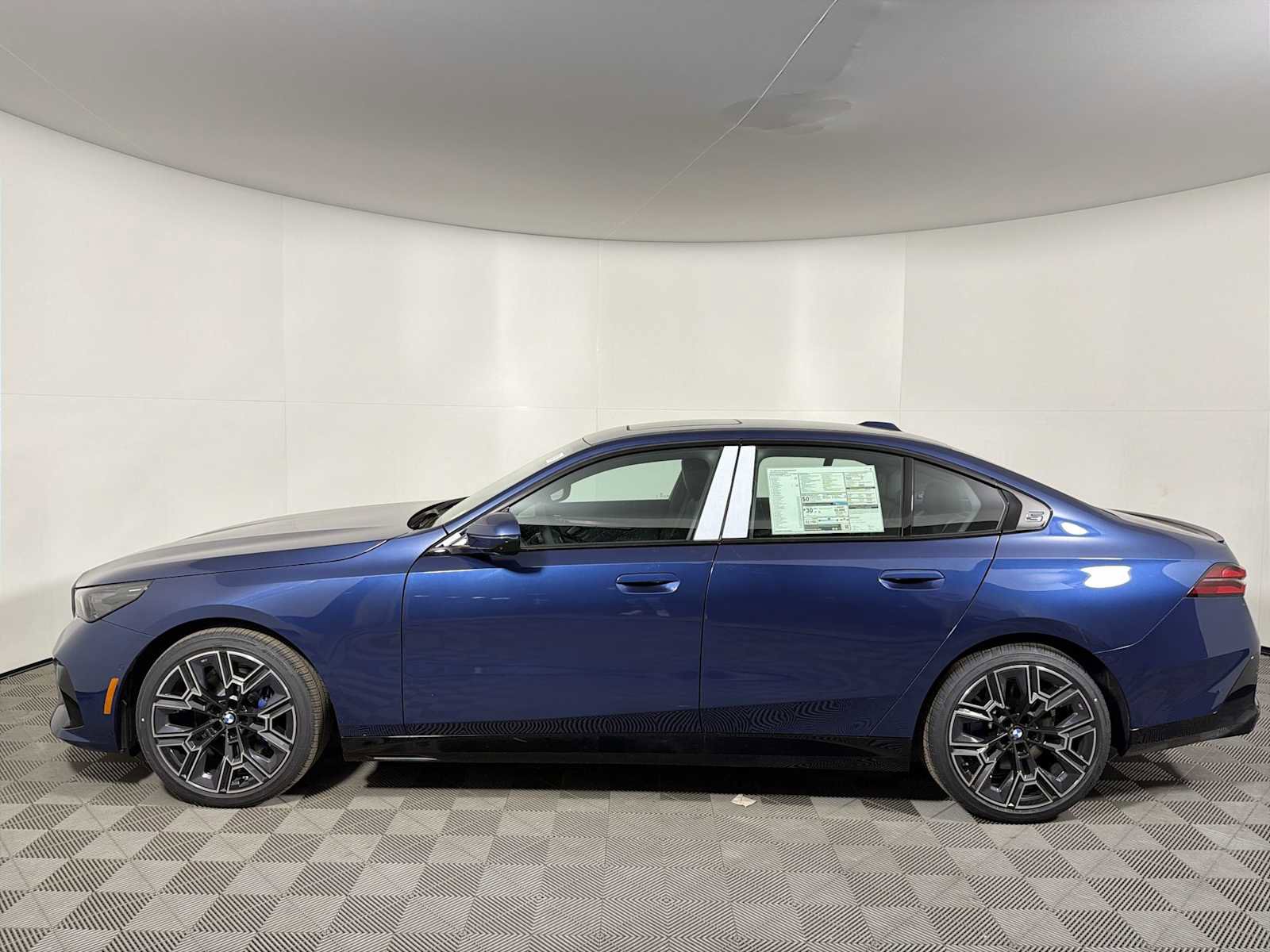 New 2026 BMW 530i xDrive w/ M Sport Package image 4