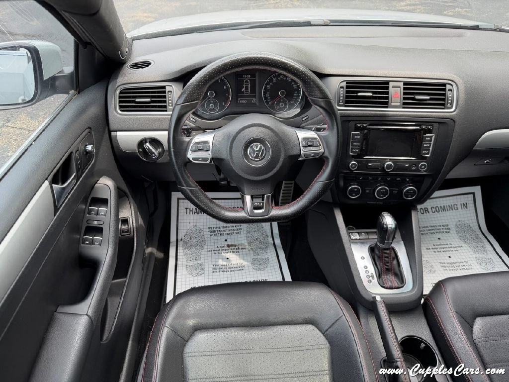 Used 2013 Volkswagen Jetta GLI Autobahn FWD image 17
