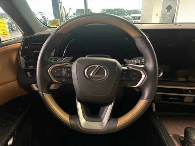 Used 2025 Lexus RX 350 w/ Convenience Package AWD/4WD image 16
