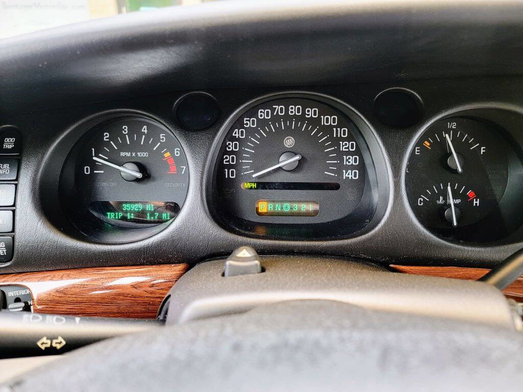 Used 2004 Buick Le Sabre Custom w/ Platinum Edition FWD image 5