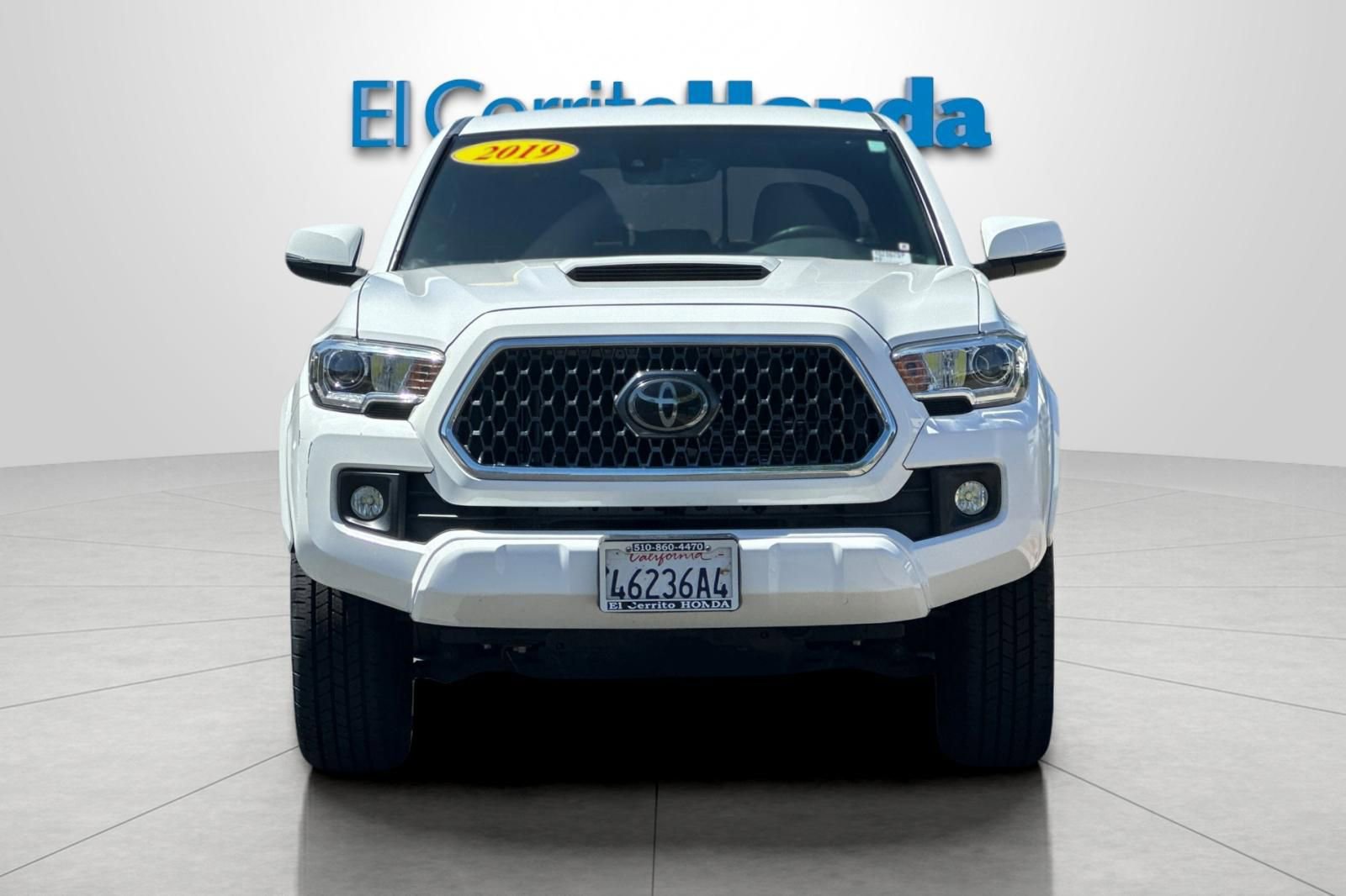 Used 2019 Toyota Tacoma TRD Sport w/ Technology Package image 8