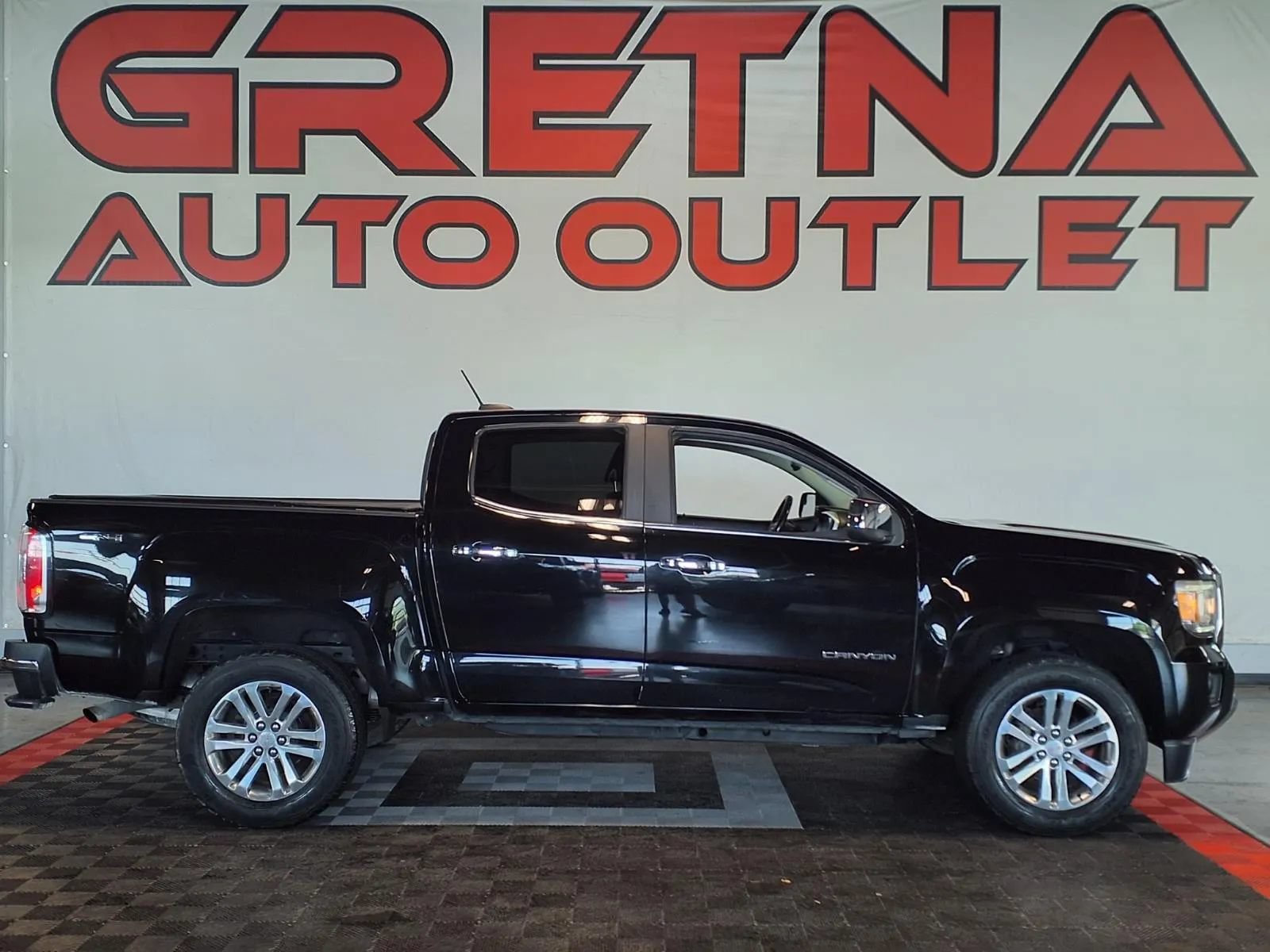 Used 2017 GMC Canyon SLT w/ Trailering Package AWD/4WD image 1
