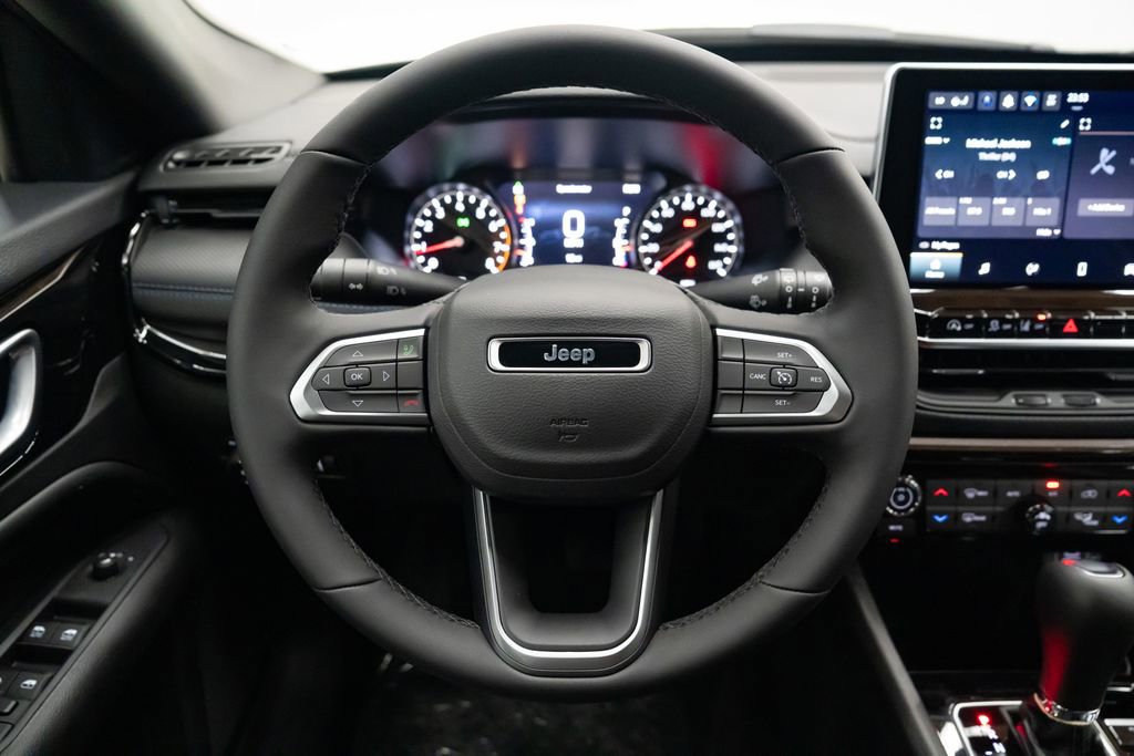 New 2026 Jeep Compass Latitude image 14