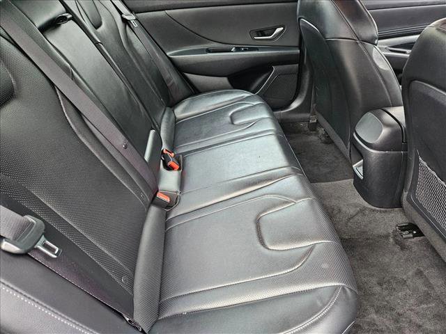 Used 2024 Hyundai Elantra Limited image 18