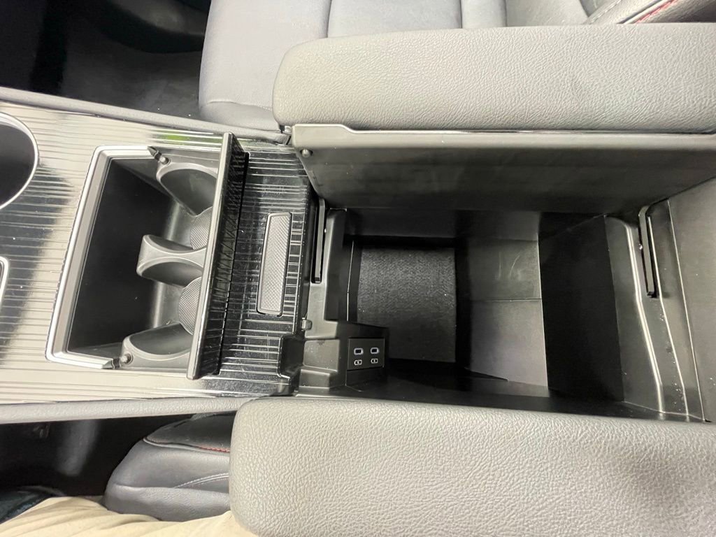 Used 2025 Toyota Sienna XSE image 20