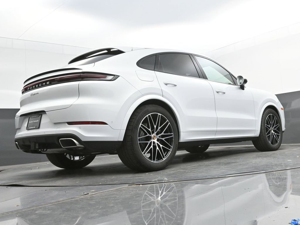 New 2025 Porsche Cayenne Coupe image 37