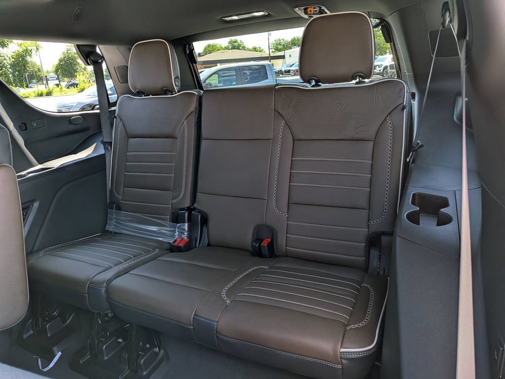 New 2026 GMC Yukon Denali Ultimate AWD/4WD image 25