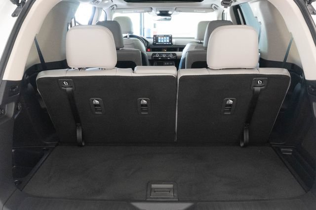 Used 2025 Honda Pilot Elite image 12