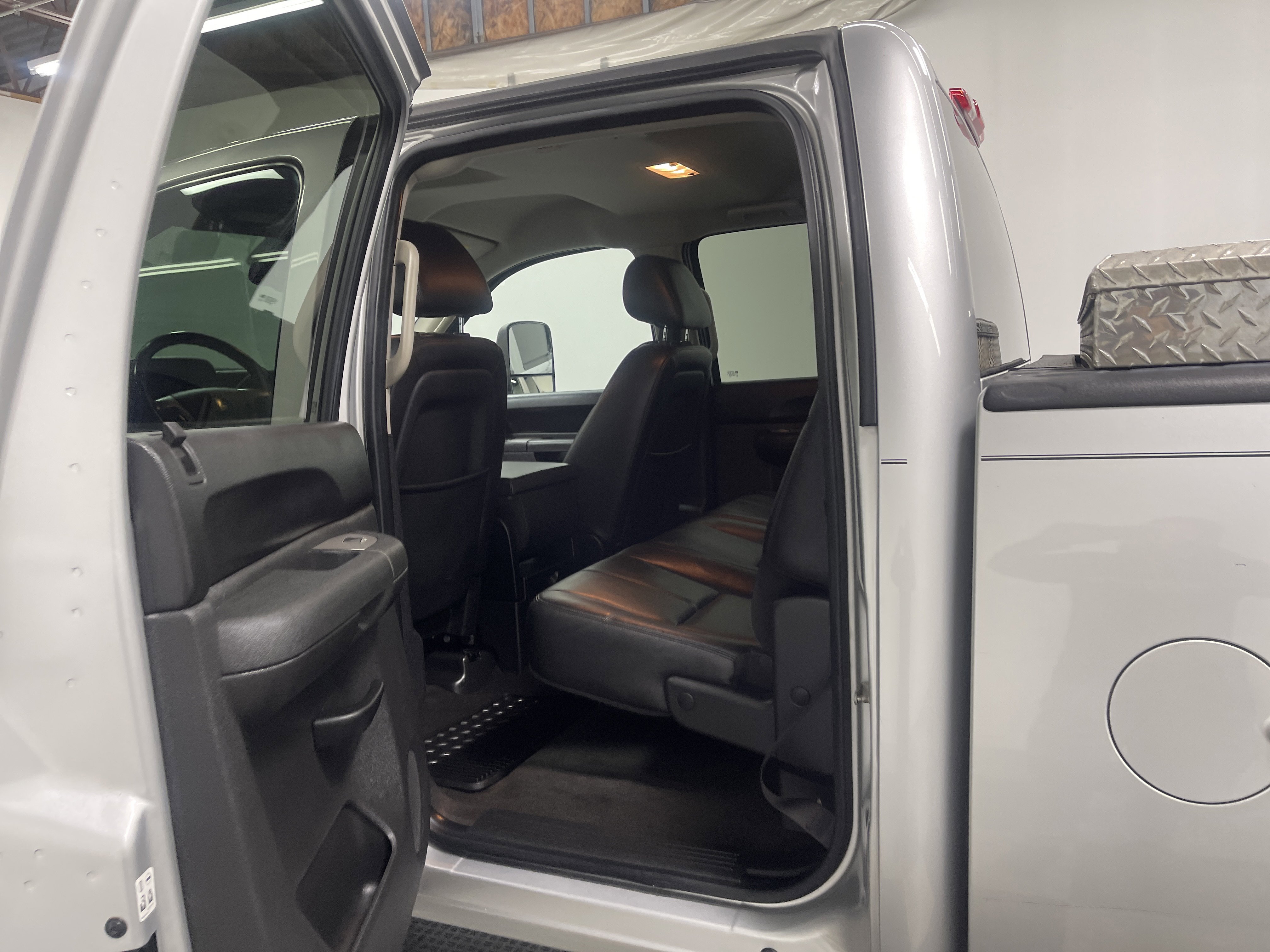 Used 2010 Chevrolet Silverado 2500 LT w/ Exterior Plus Package image 13