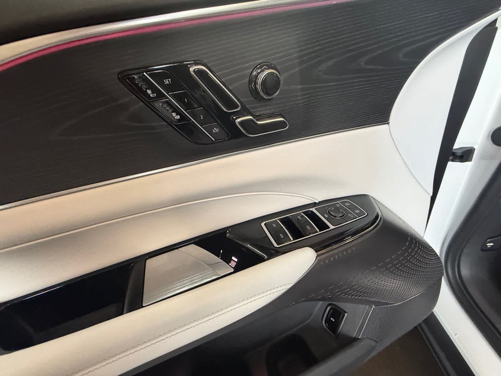Used 2024 Cadillac Lyriq Luxury w/ LPO, Floor Liner Package AWD/4WD image 12