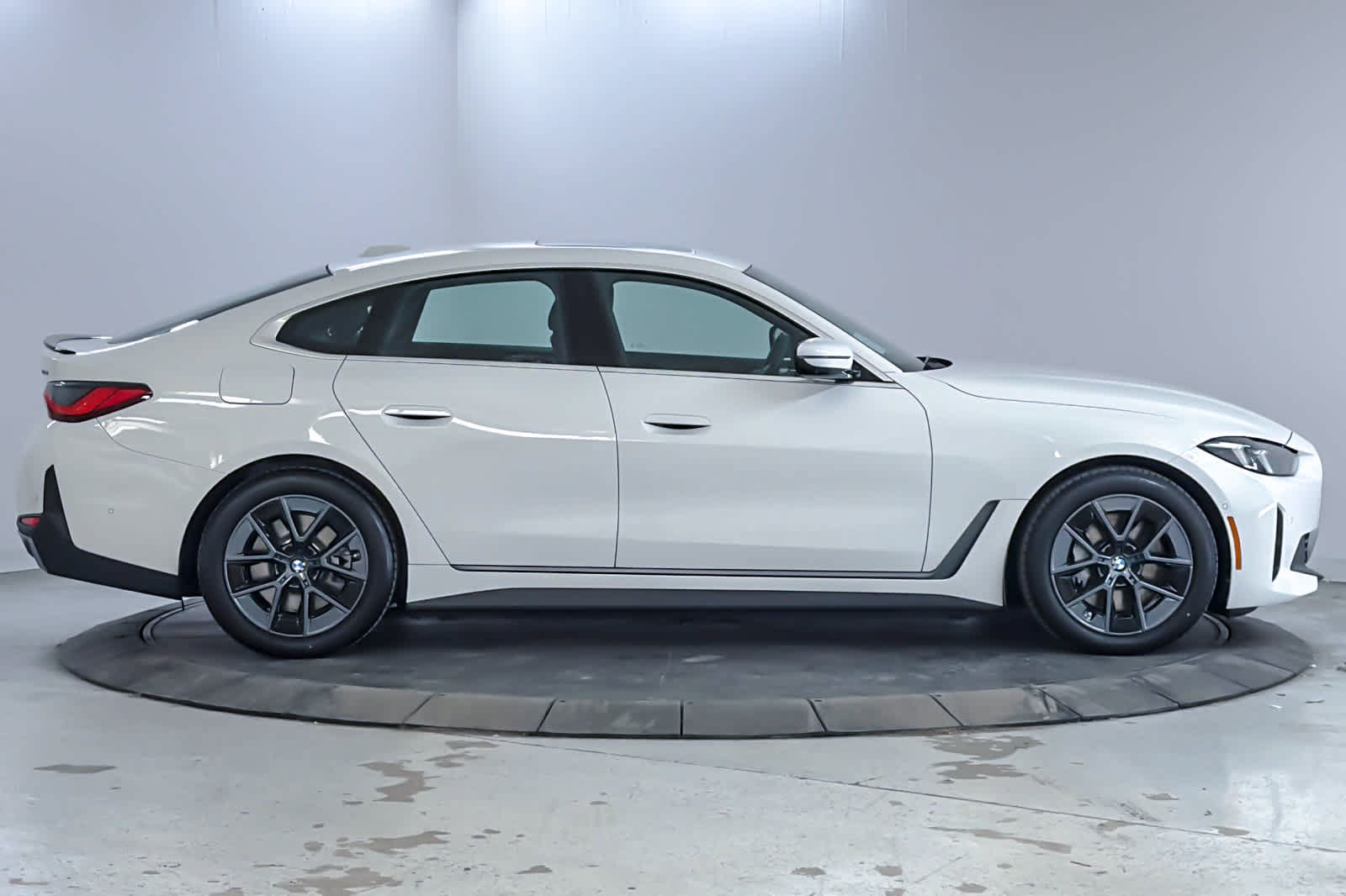 Used 2025 BMW i4 xDrive40i w/ Premium Package AWD/4WD image 8