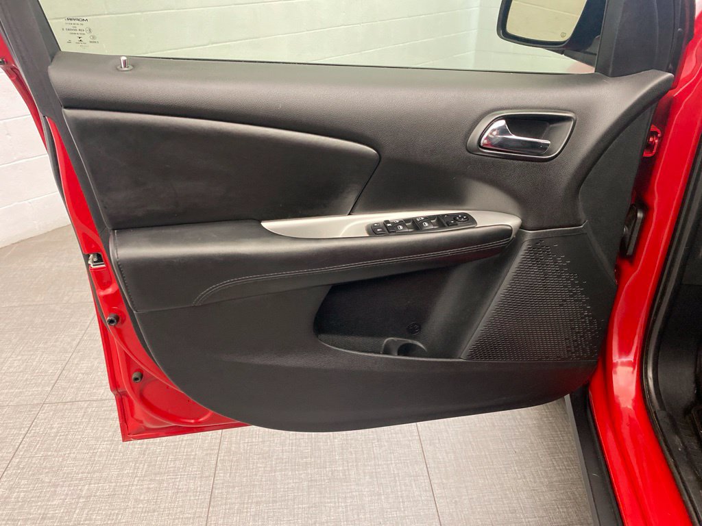 Used 2020 Dodge Journey SE w/ SE Popular Equipment Group FWD image 14