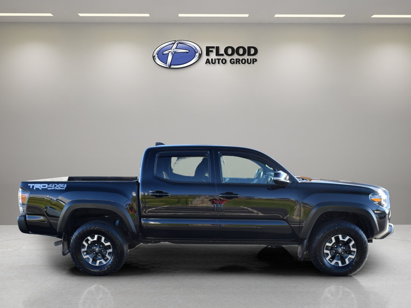 Used 2023 Toyota Tacoma TRD Off-Road AWD/4WD image 3
