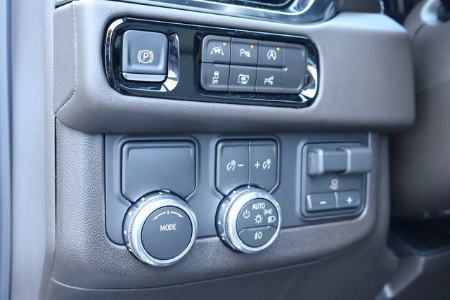 New 2026 GMC Yukon XL Elevation w/ Elevation Premium Package RWD image 24