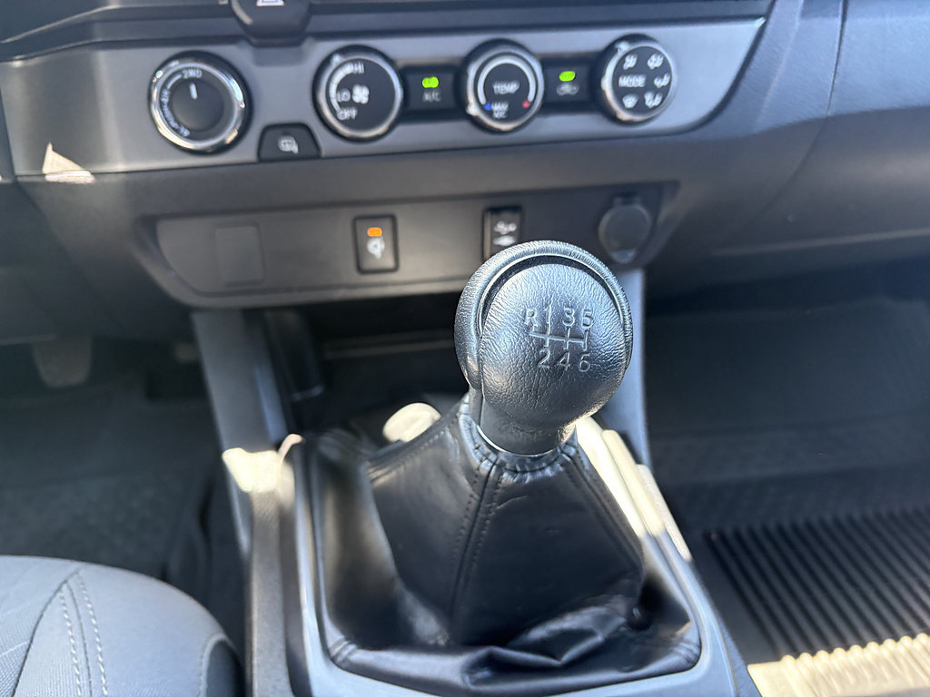 Used 2019 Toyota Tacoma TRD Sport AWD/4WD image 28