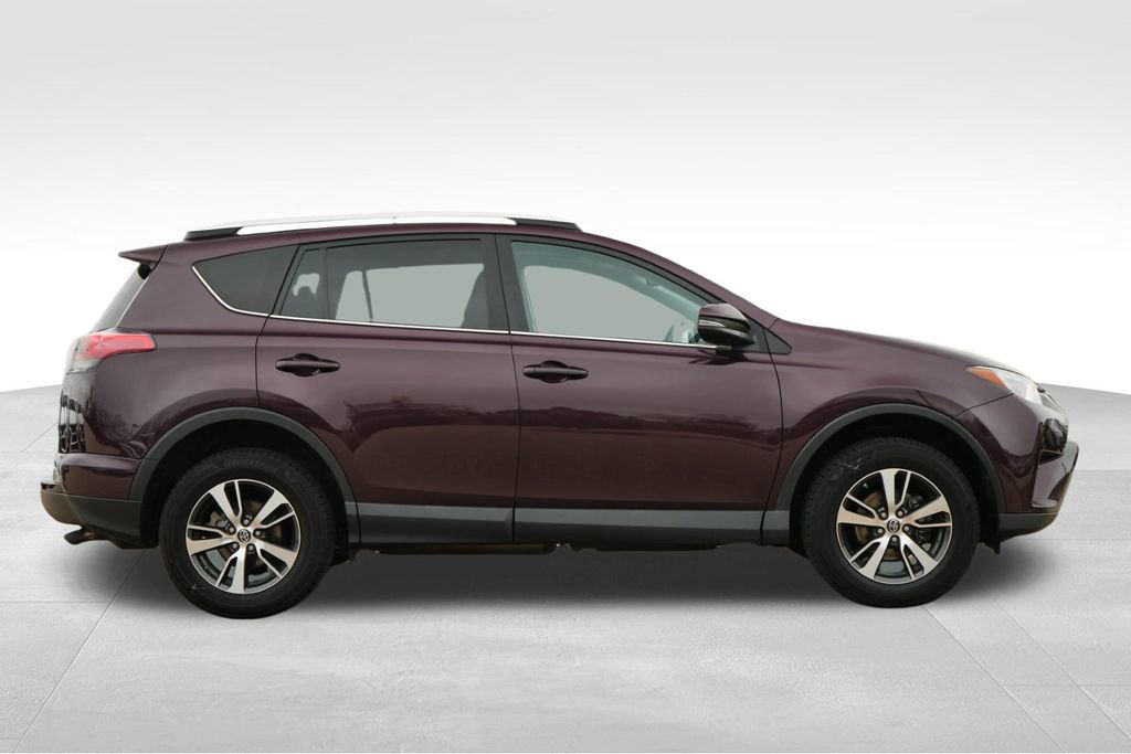 Used 2016 Toyota RAV4 XLE image 9
