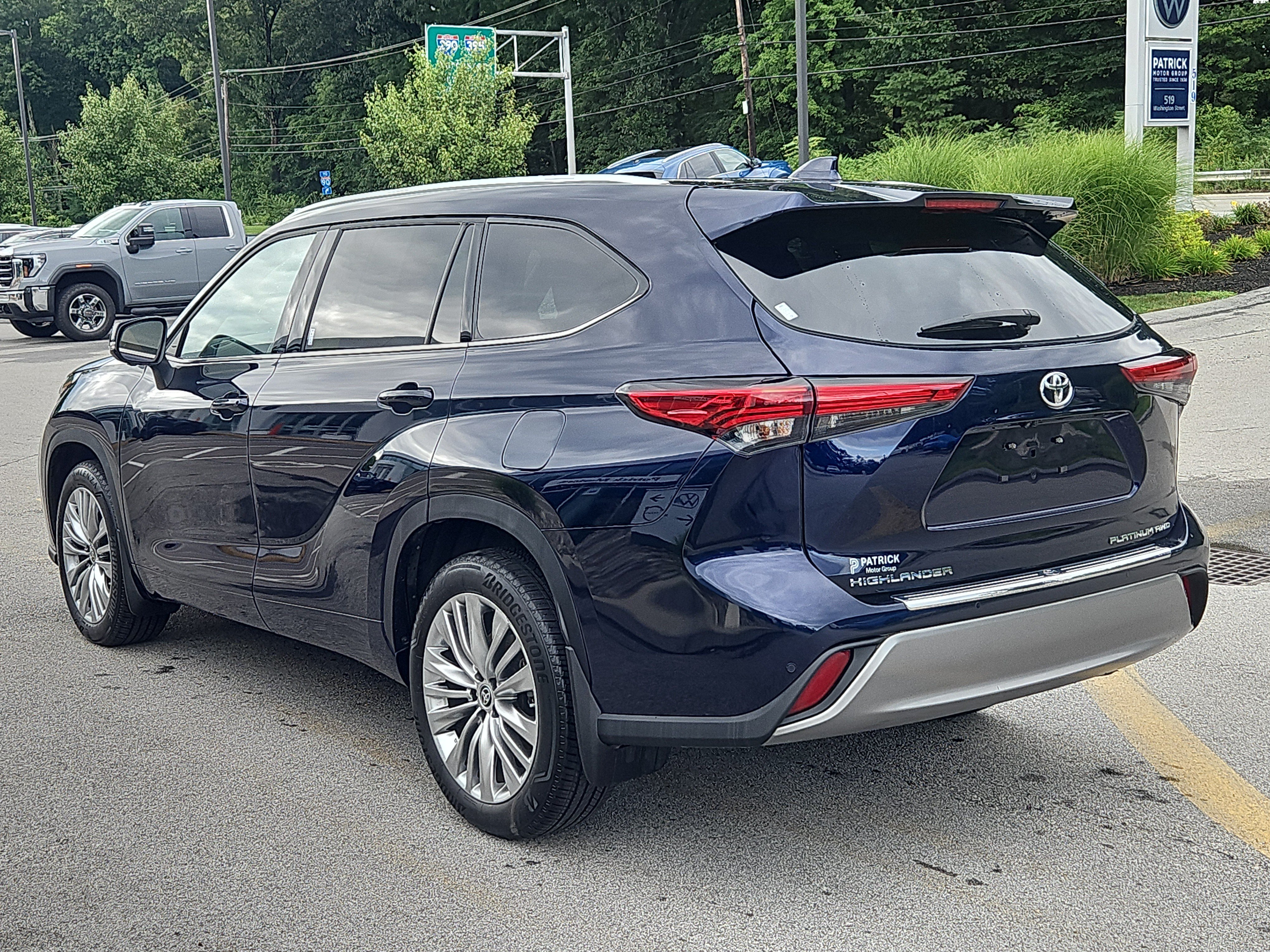 Used 2023 Toyota Highlander Platinum AWD/4WD image 28