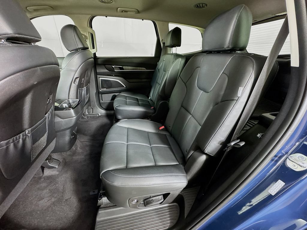Used 2025 Kia Telluride EX w/ EX Captain's Chair Package FWD image 32