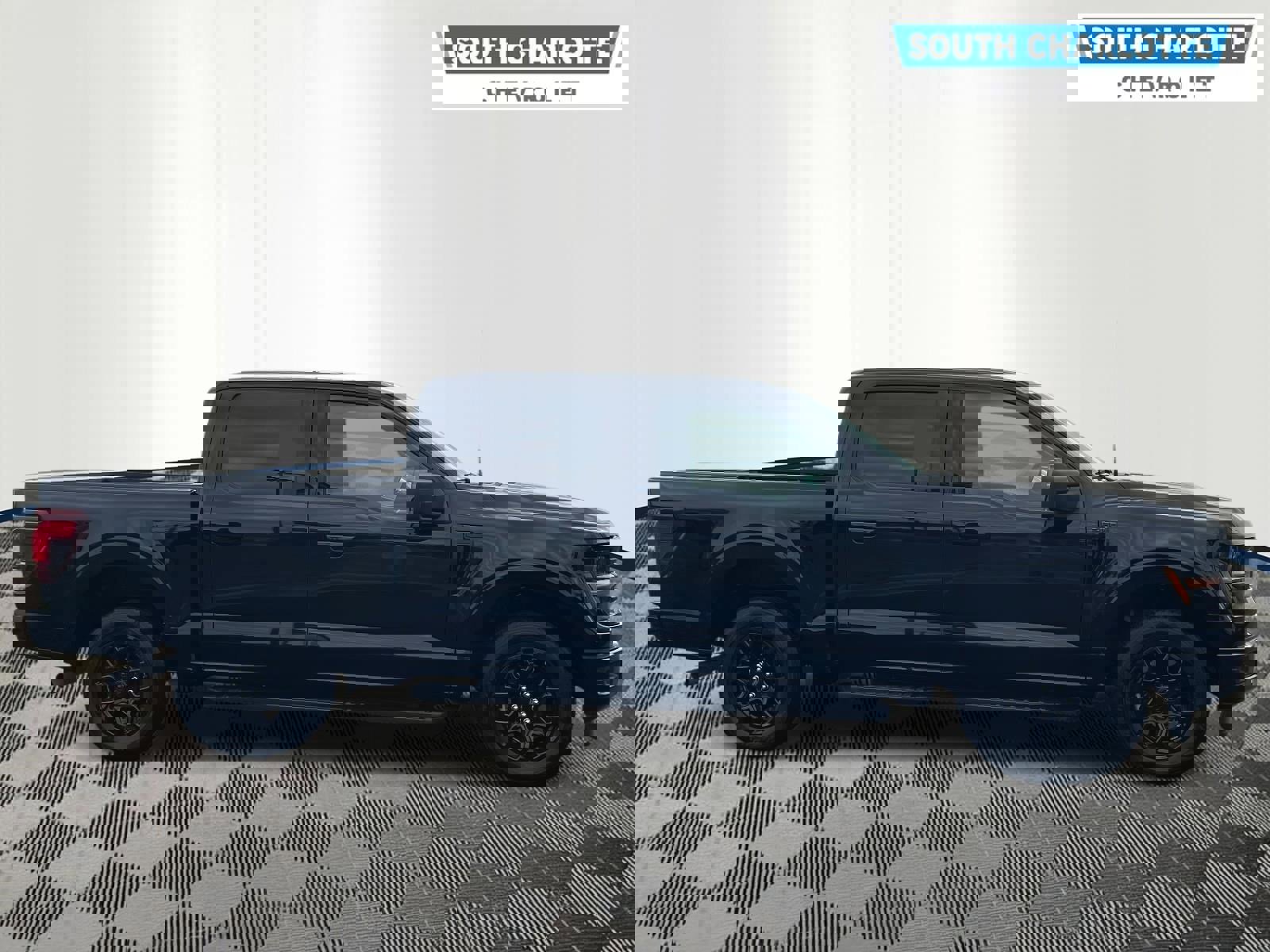 Used 2024 Ford F150 XLT w/ XLT Black Appearance Package image 4