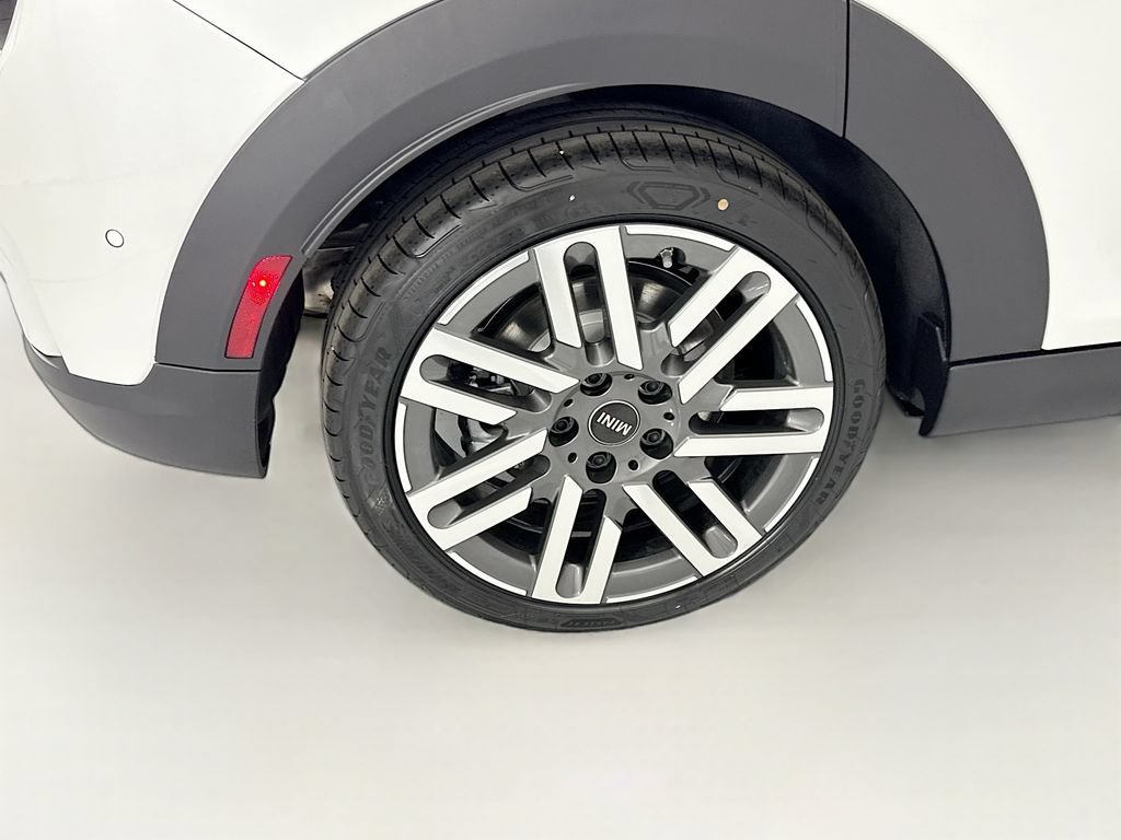 New 2026 MINI Cooper 4-Door Hardtop FWD image 32