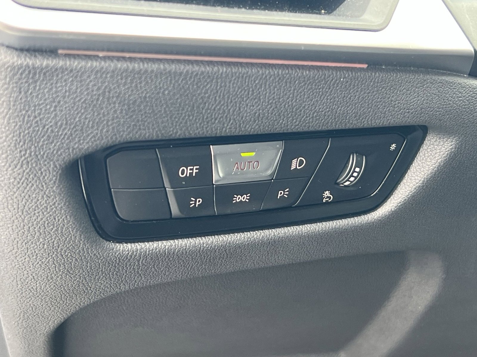 Used 2024 BMW 430i xDrive Coupe w/ Premium Package image 29