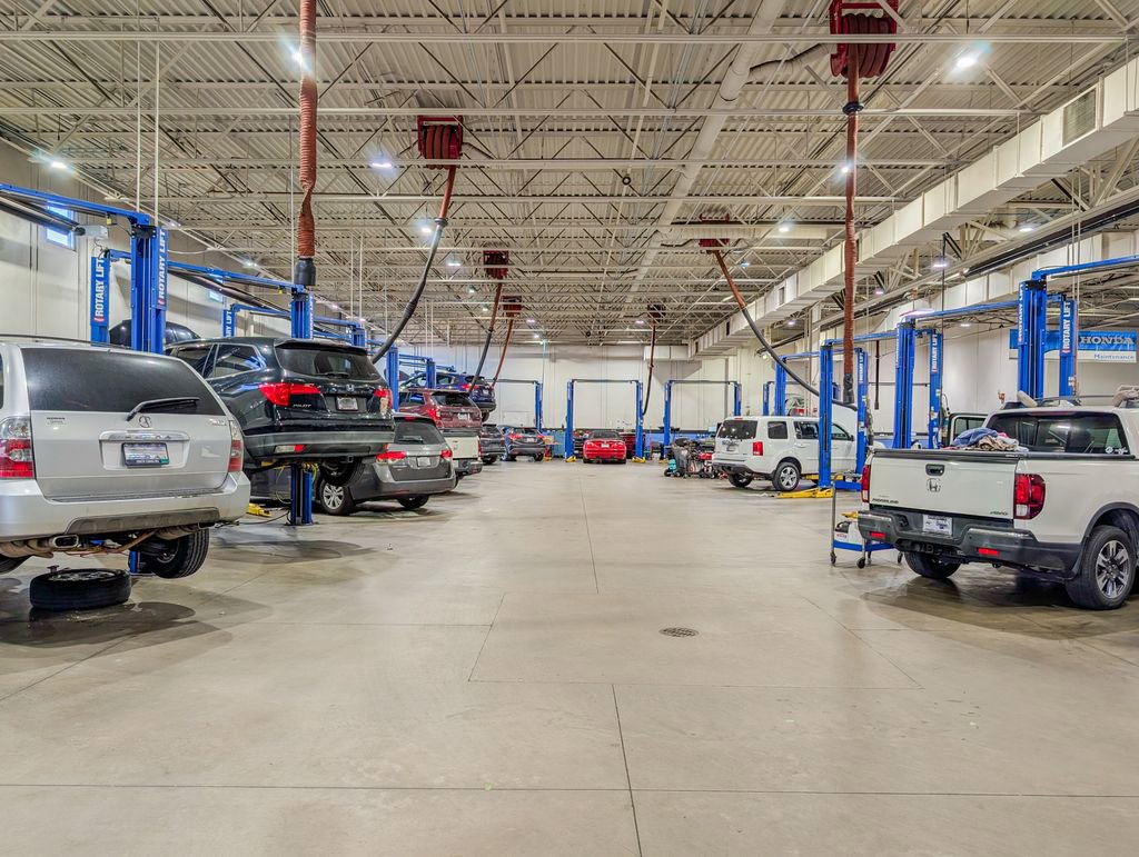 Used 2019 Chevrolet Blazer LT w/ Sun and Wheels Package image 8