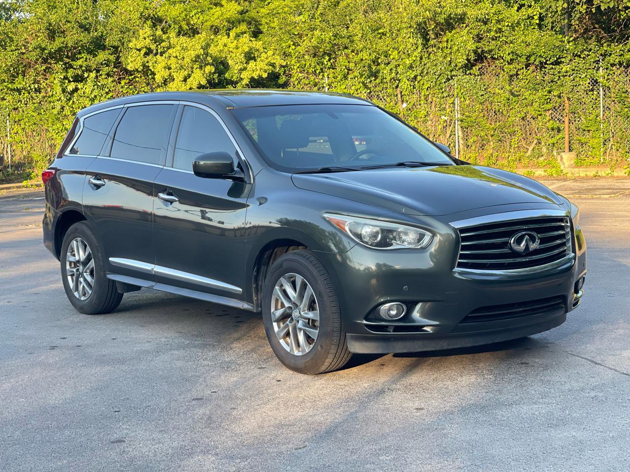 Used 2013 INFINITI JX35 FWD w/ Premium Pkg image 3