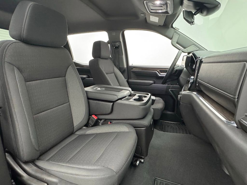 Used 2024 Chevrolet Silverado 1500 LT image 32