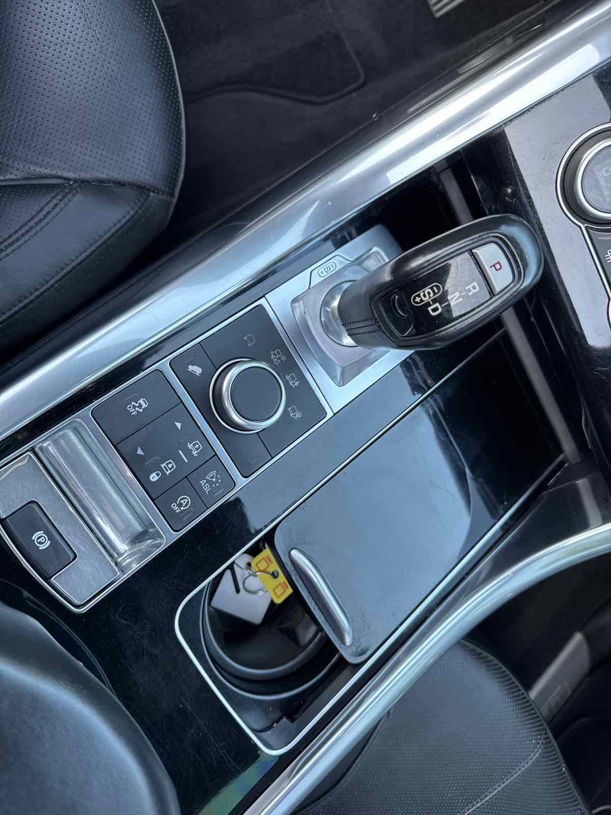 Used 2016 Land Rover Range Rover Sport HSE image 30