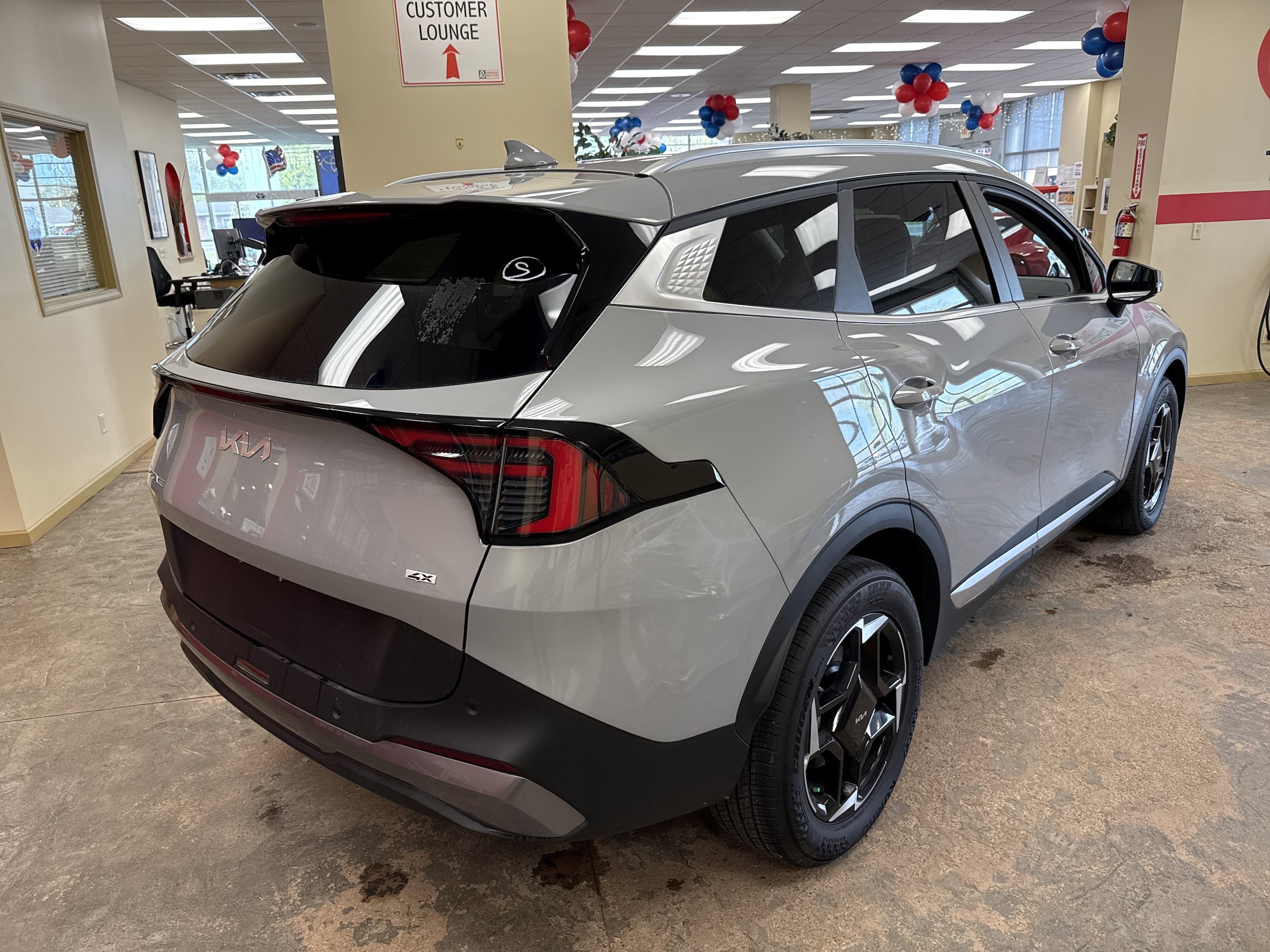 Used 2026 Kia Sportage EX AWD/4WD image 12