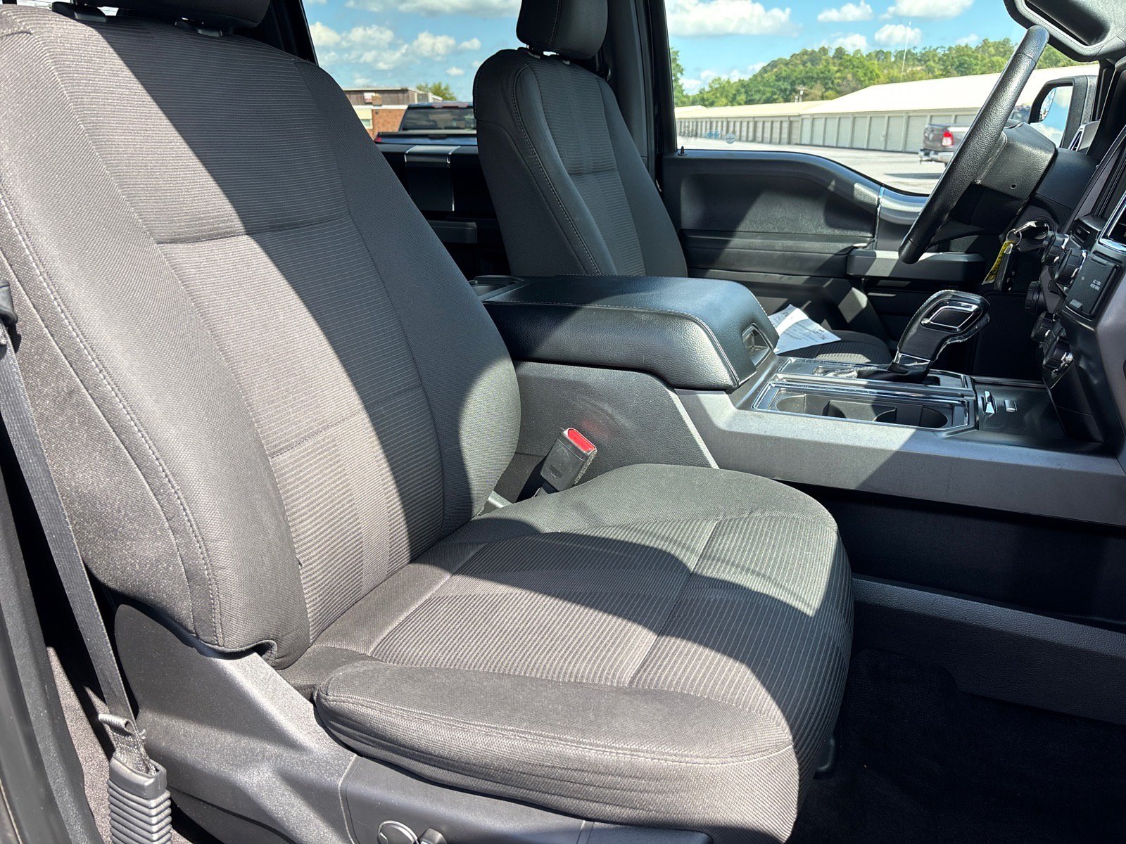 Used 2016 Ford F150 XLT w/ Equipment Group 302A Luxury AWD/4WD image 21