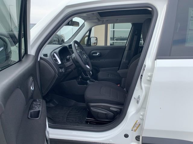 Used 2021 Jeep Renegade Latitude w/ Sun & Sound Group image 9