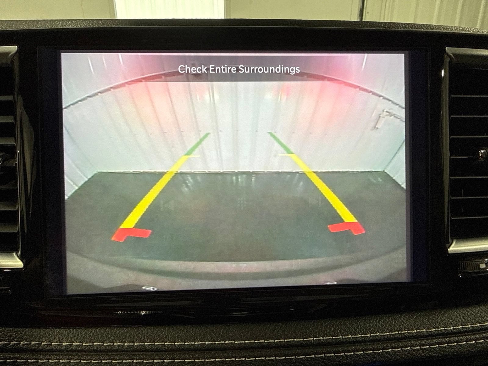 Used 2023 Chrysler Pacifica Limited FWD image 37