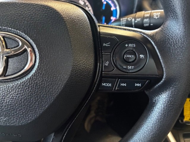 Used 2023 Toyota RAV4 XLE AWD/4WD image 21