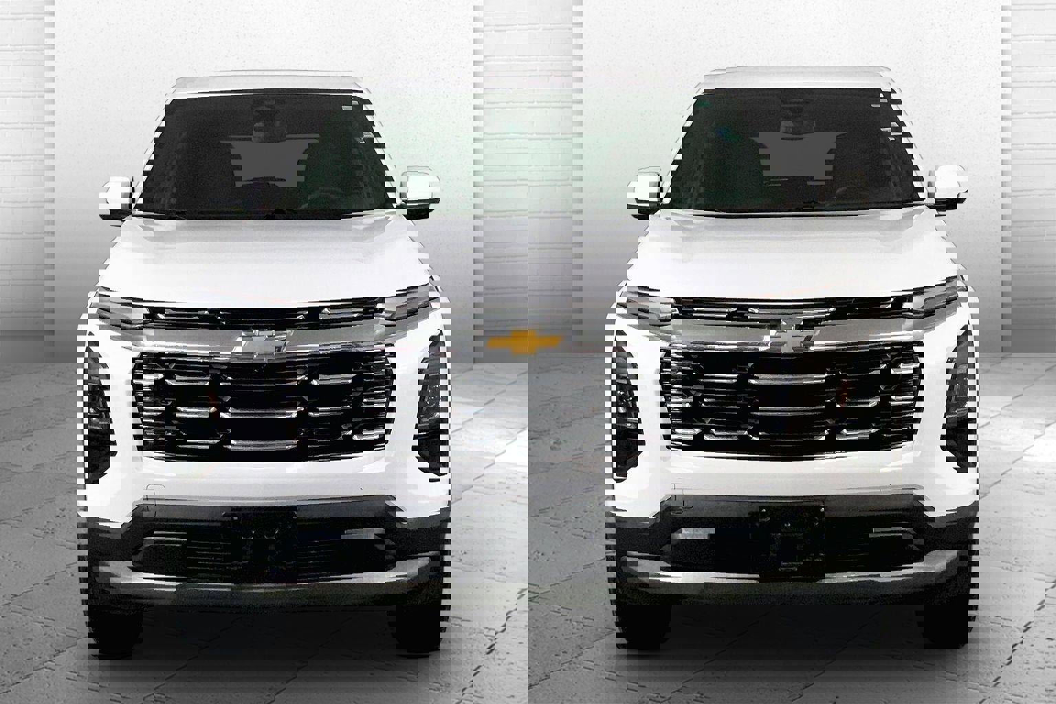 Used 2025 Chevrolet Equinox LT image 2