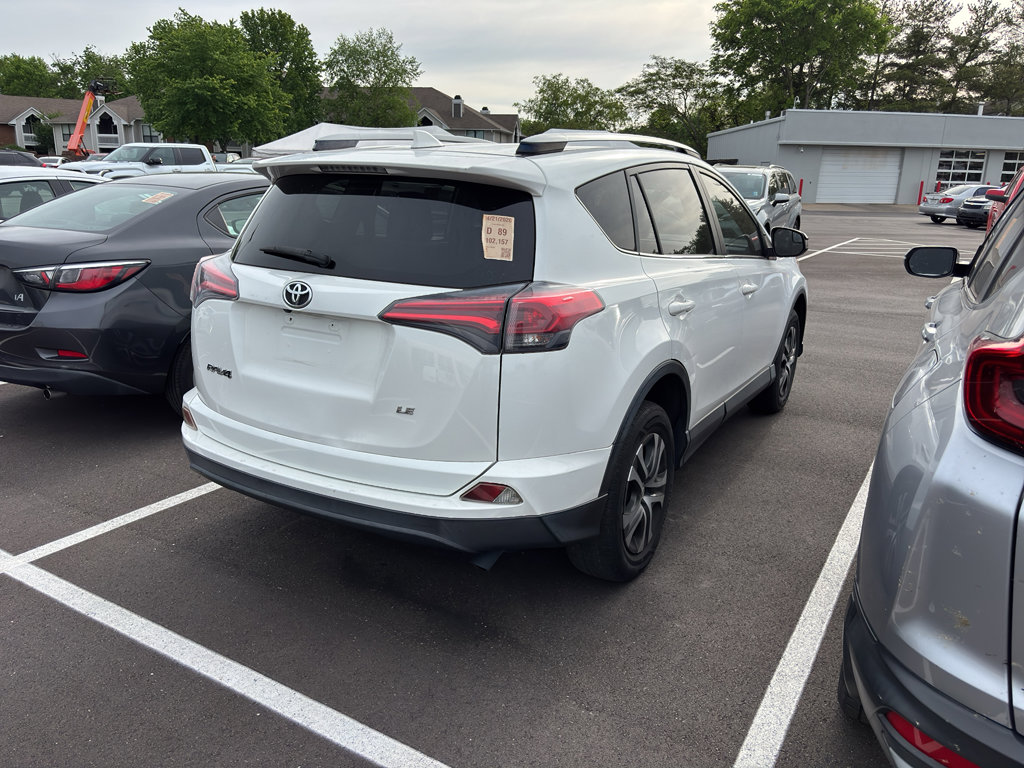 Used 2018 Toyota RAV4 LE FWD image 4