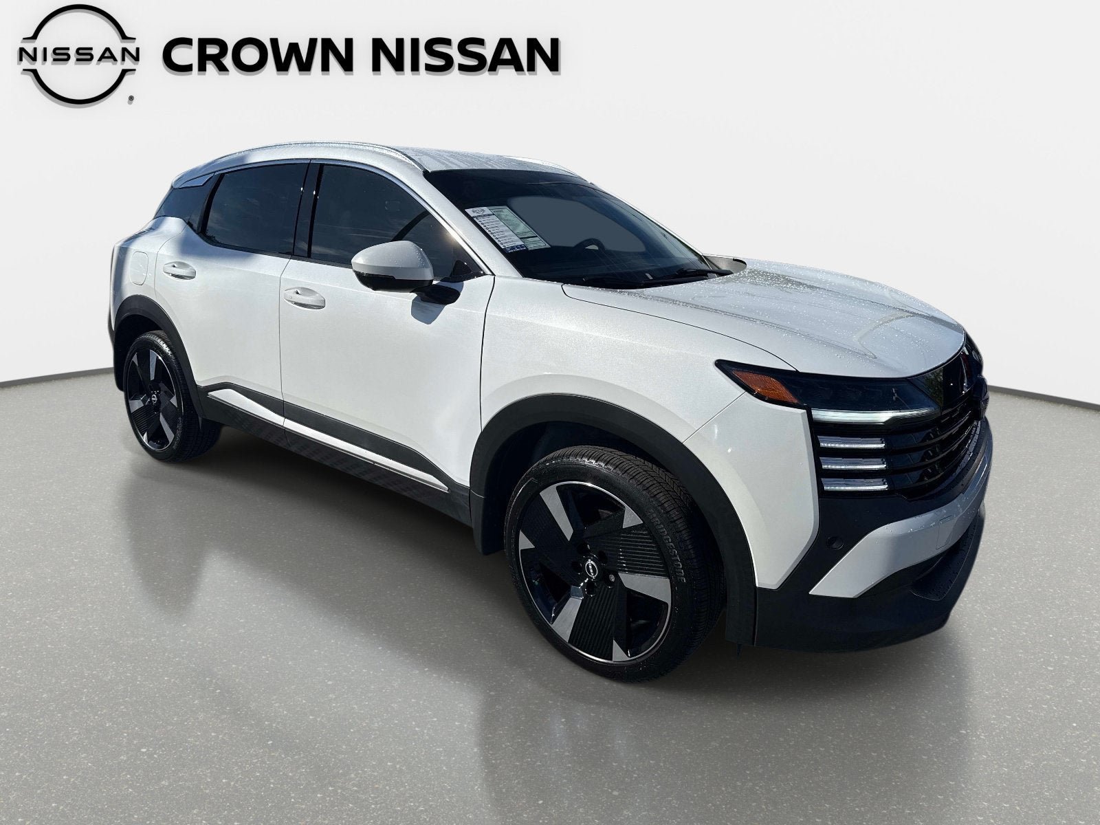 Used 2025 Nissan Kicks SR FWD image 9