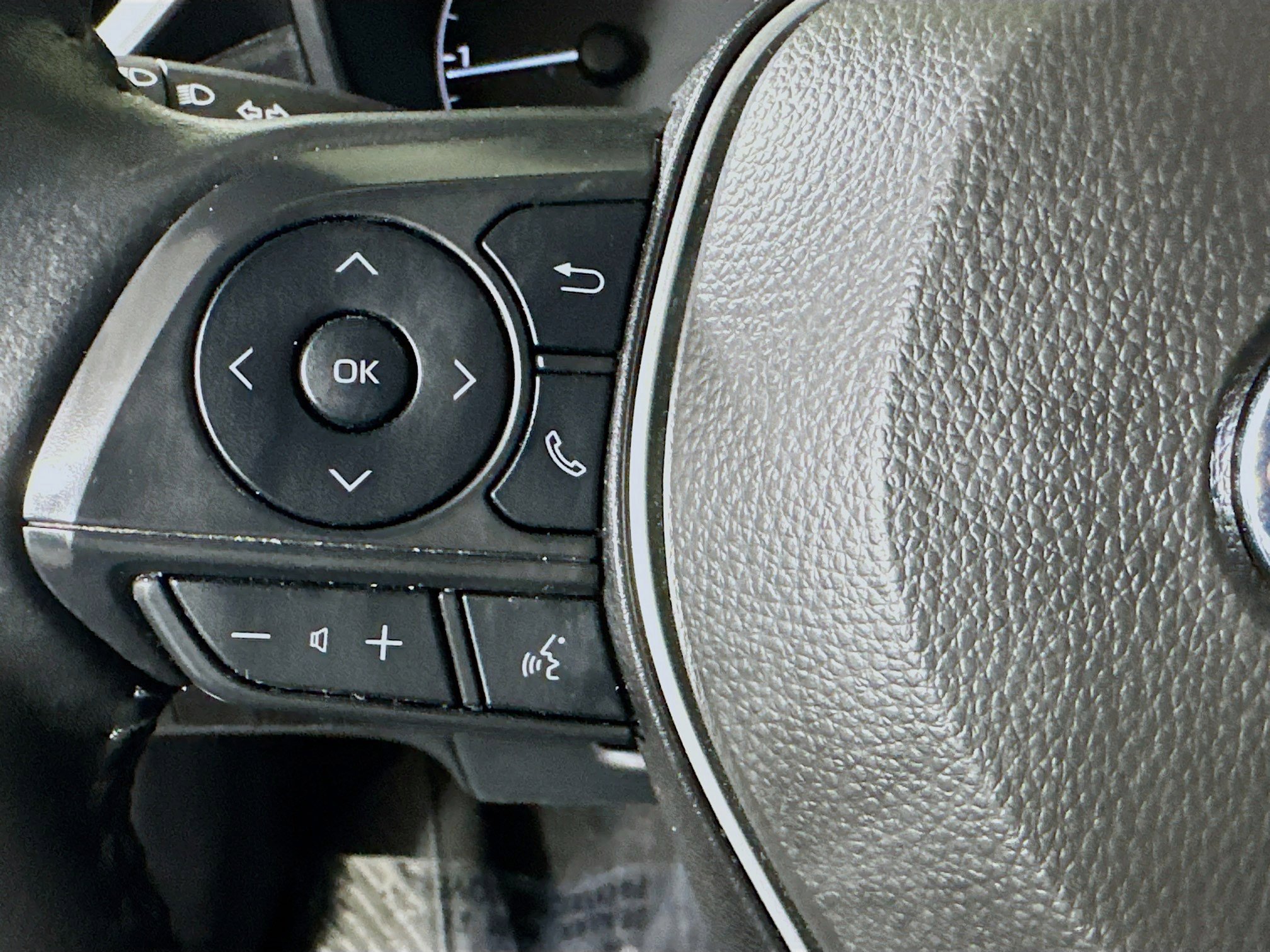 Used 2025 Toyota Corolla SE image 16