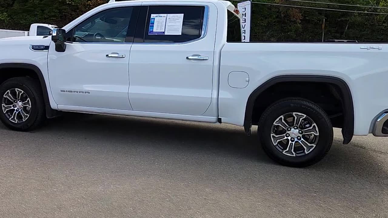Used 2025 GMC Sierra 1500 SLT image 4