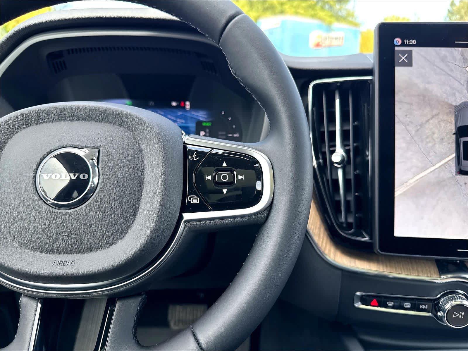New 2026 Volvo XC60 T8 Plus AWD/4WD image 18