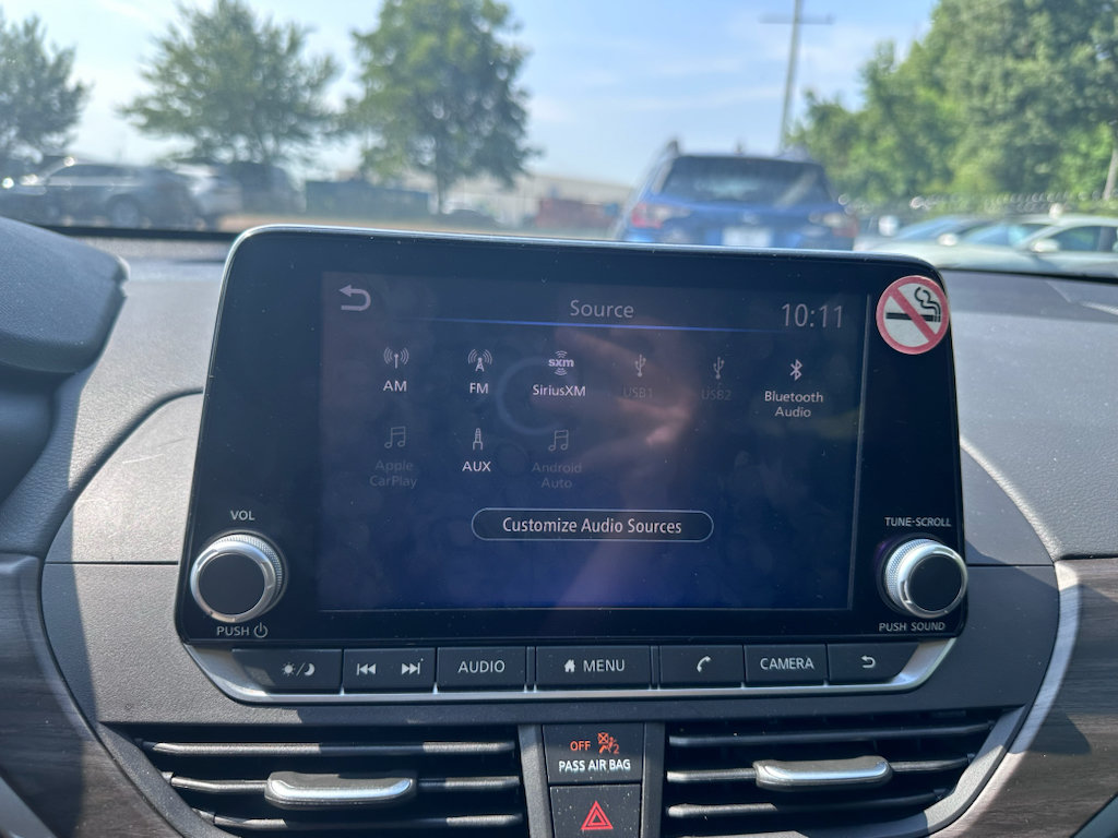 Used 2025 Nissan Altima 2.5 SV FWD image 11