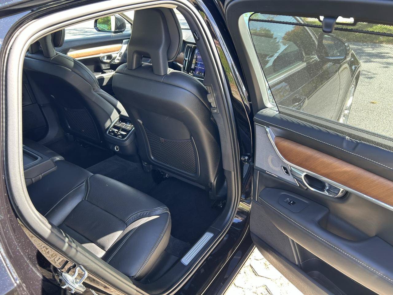 Used 2017 Volvo S90 T6 Inscription w/ Vision Package AWD/4WD image 16