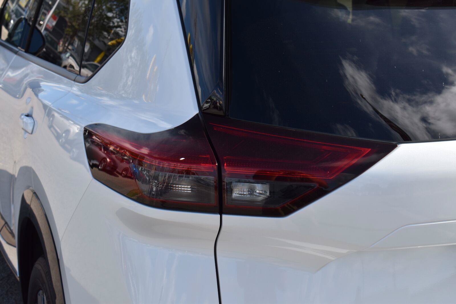 Used 2025 Nissan Rogue Platinum w/ Platinum Premium Package FWD image 7