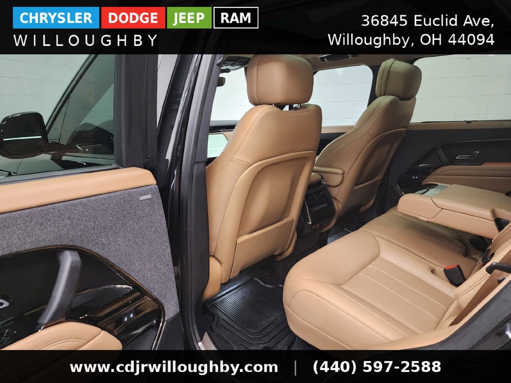 Used 2025 Land Rover Range Rover Sport SE AWD/4WD image 27
