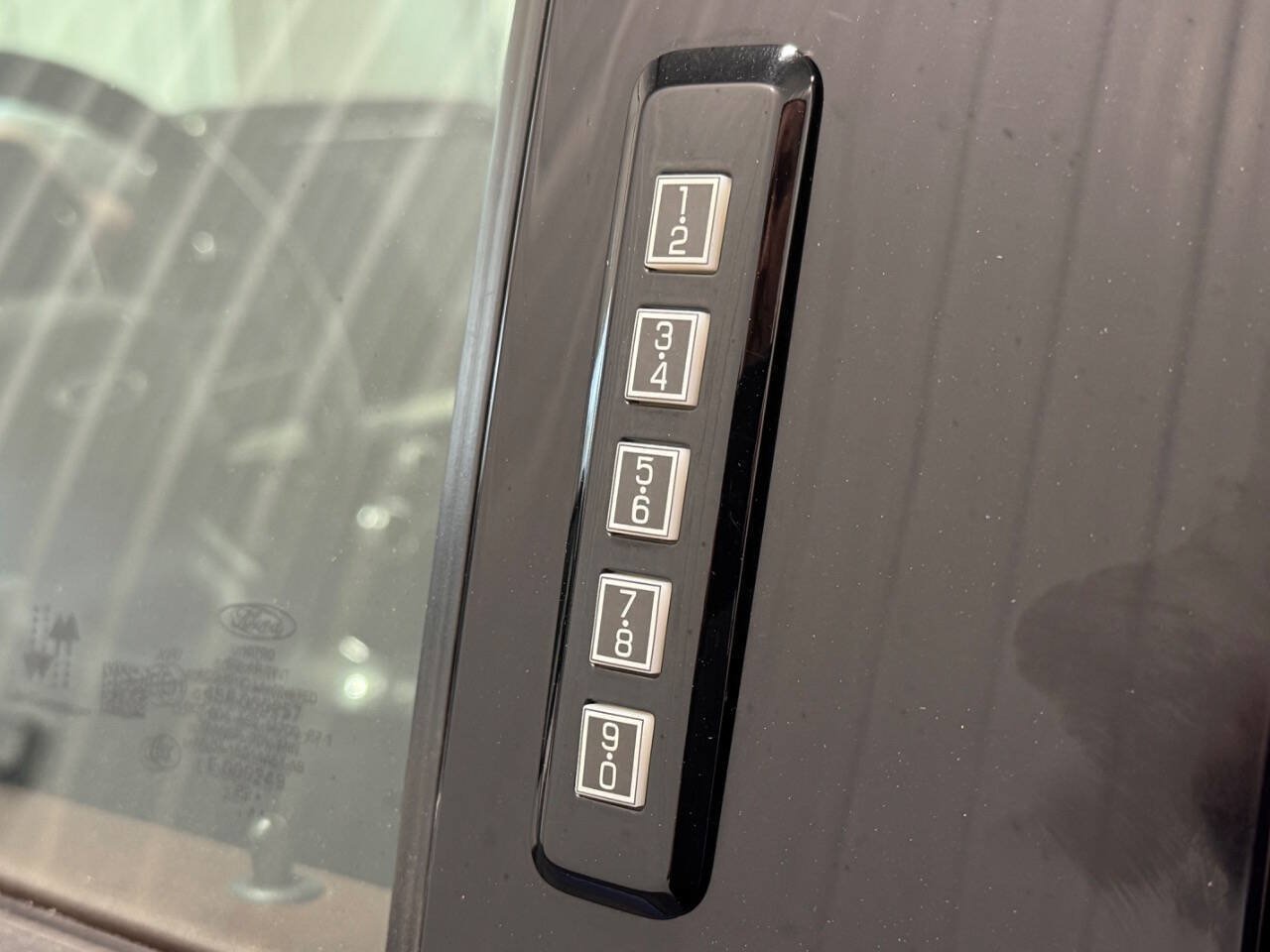 Used 2023 Ford F150 Lariat AWD/4WD image 9